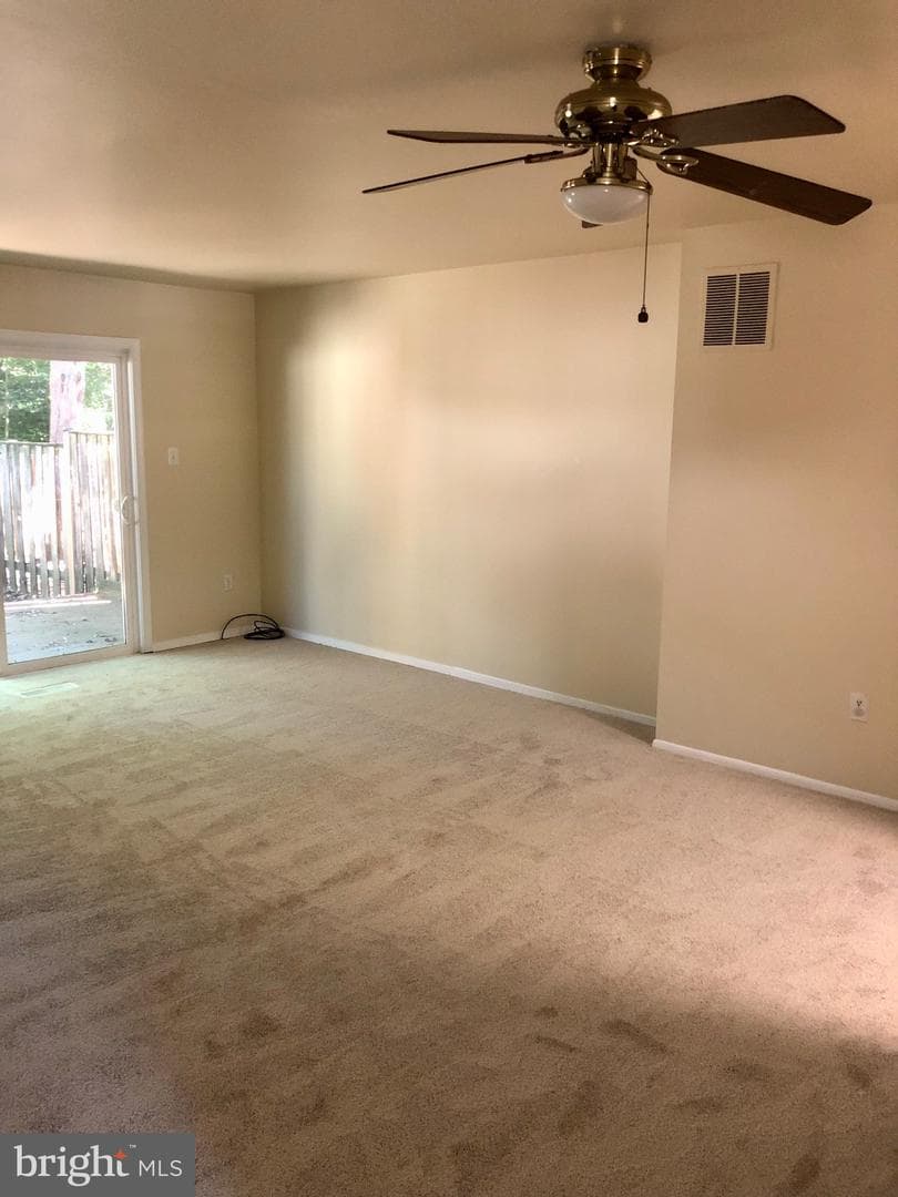 1681 Yorktown Court photo 9