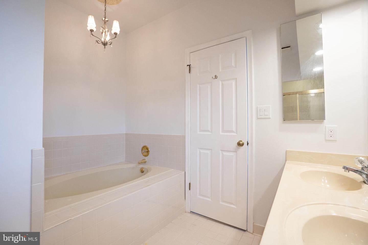 2707 Summerview Way #101 photo 18