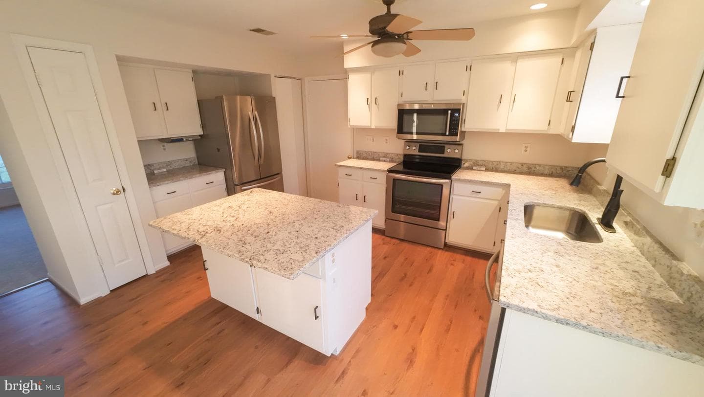 276 Southdale Court photo 11