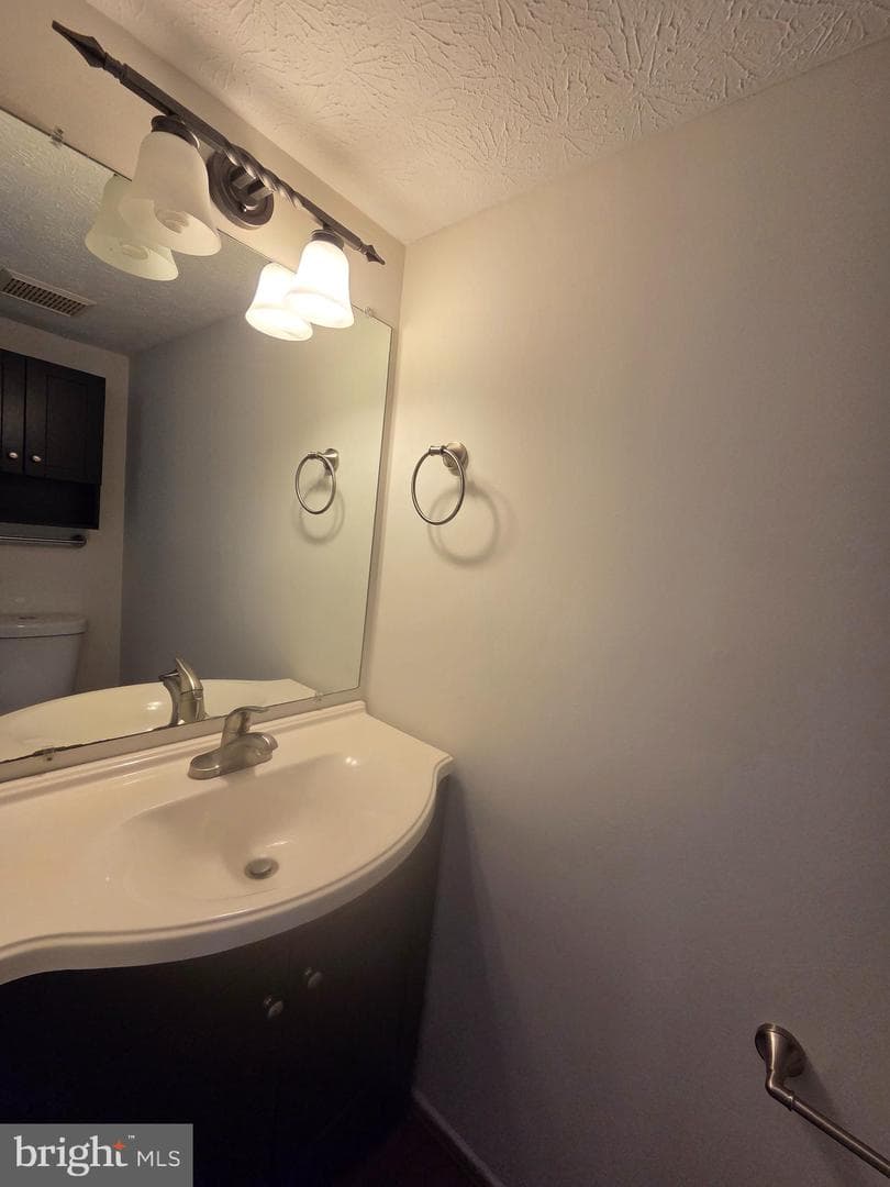 276 Southdale Court photo 13