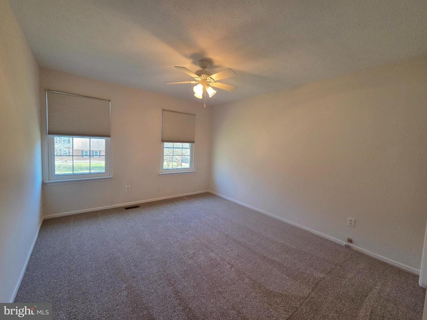 276 Southdale Court photo 24