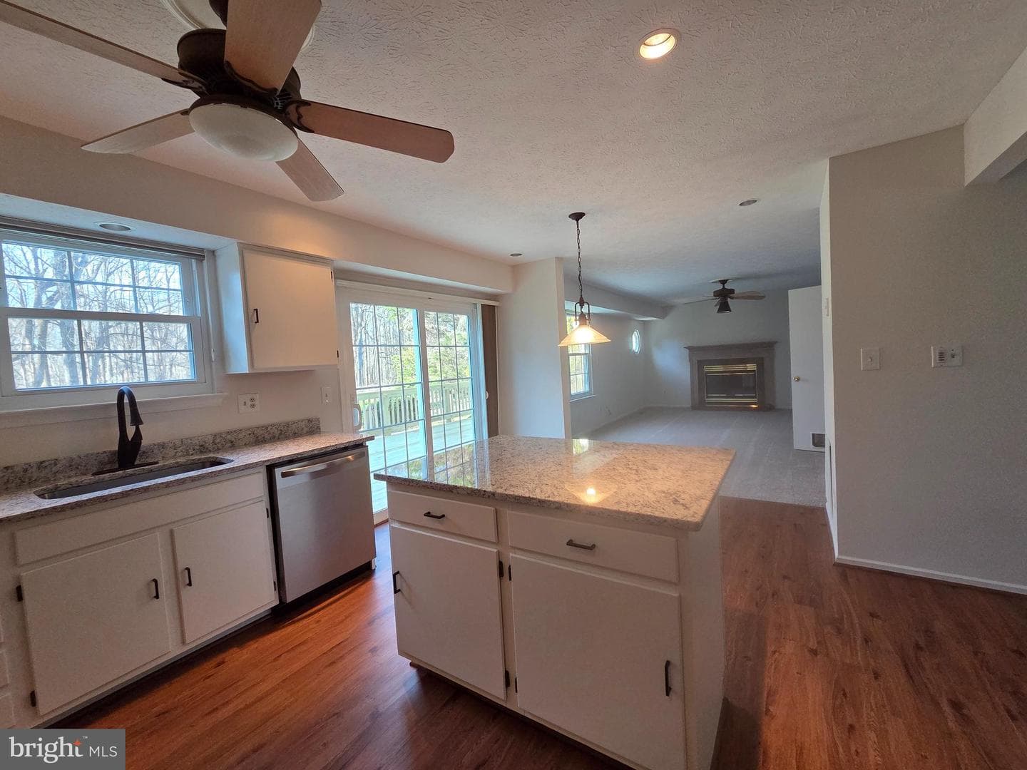 276 Southdale Court photo 9