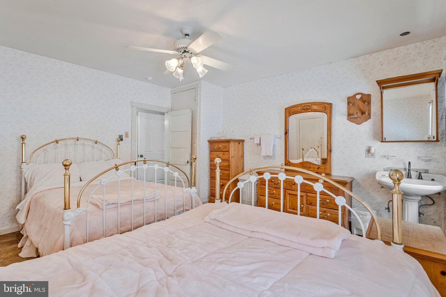 852 Bay Front Avenue photo 32