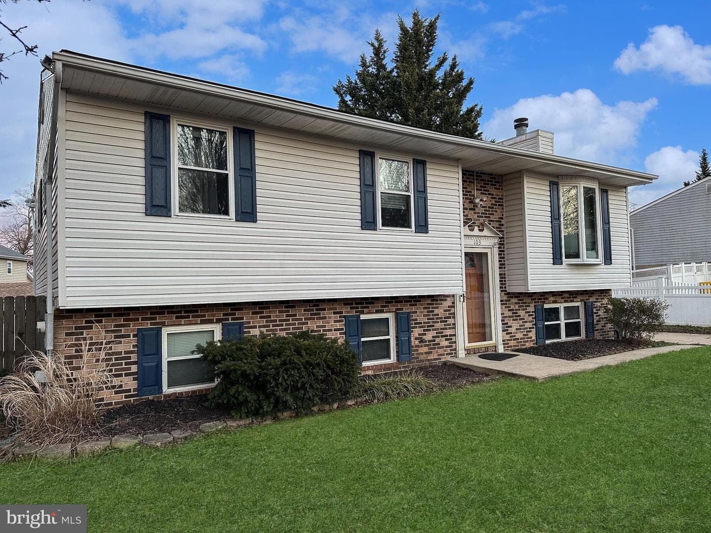 103 Andel Court photo 4