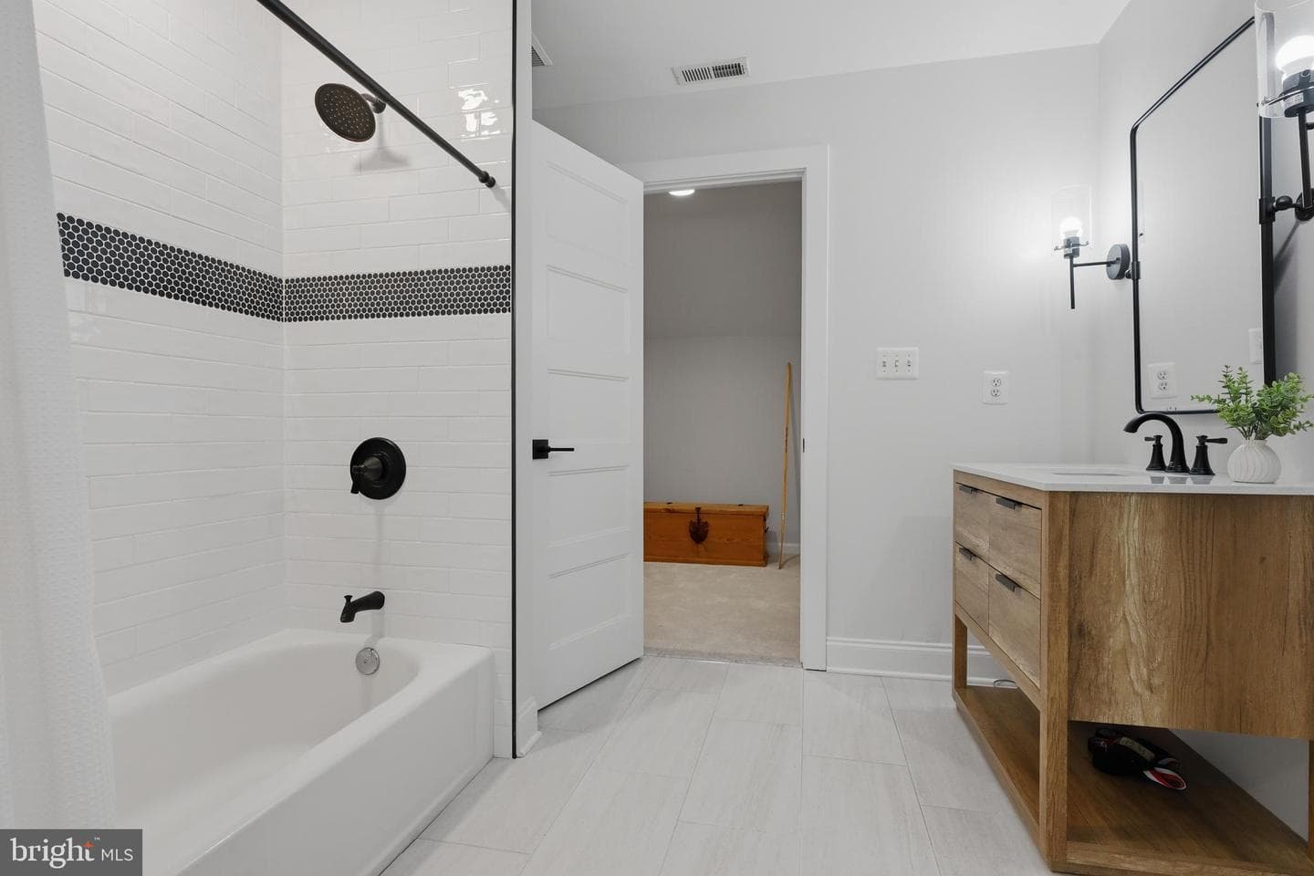 3590 S River Terrace photo 61