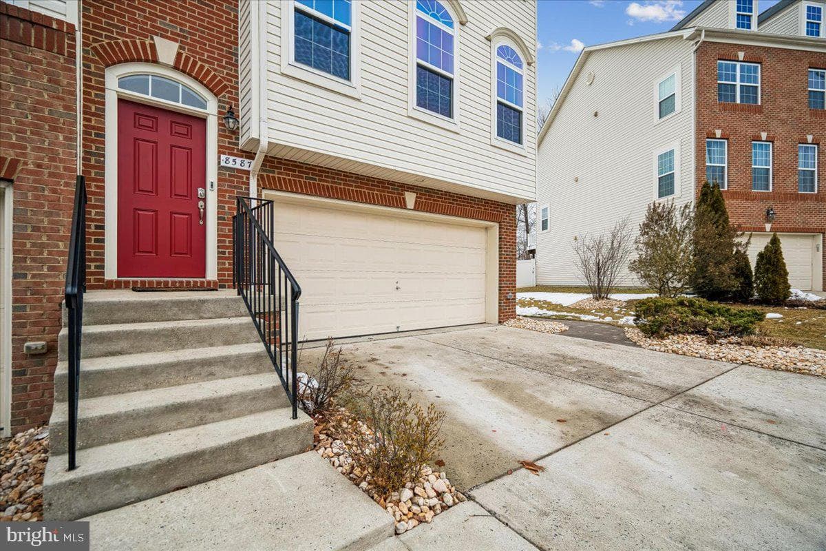 8587 Crooked Tree Lane photo 4