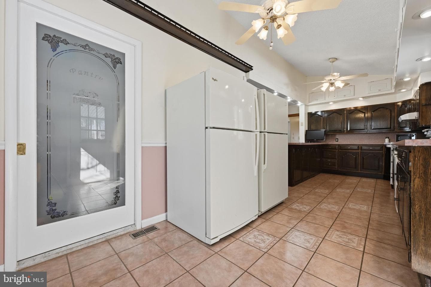 352 Riverside Drive photo 28