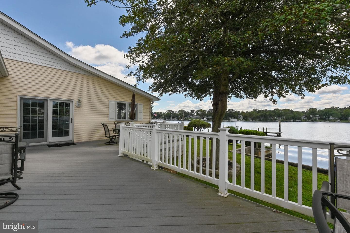 352 Riverside Drive photo 37
