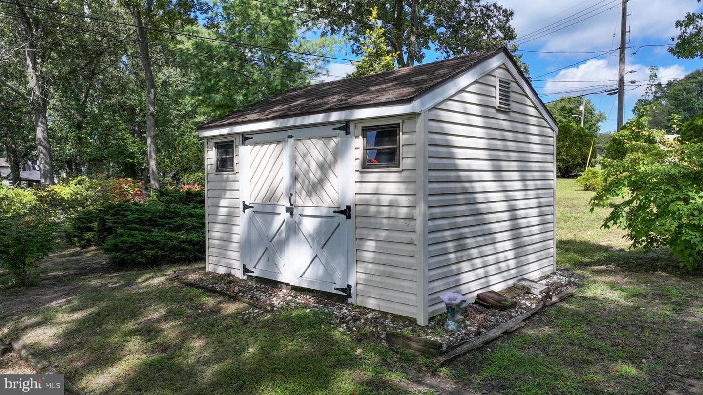 352 Riverside Drive photo 48