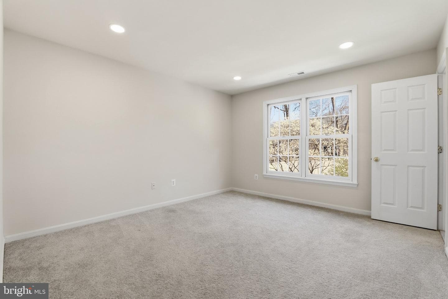 110 Westholme Lane photo 36