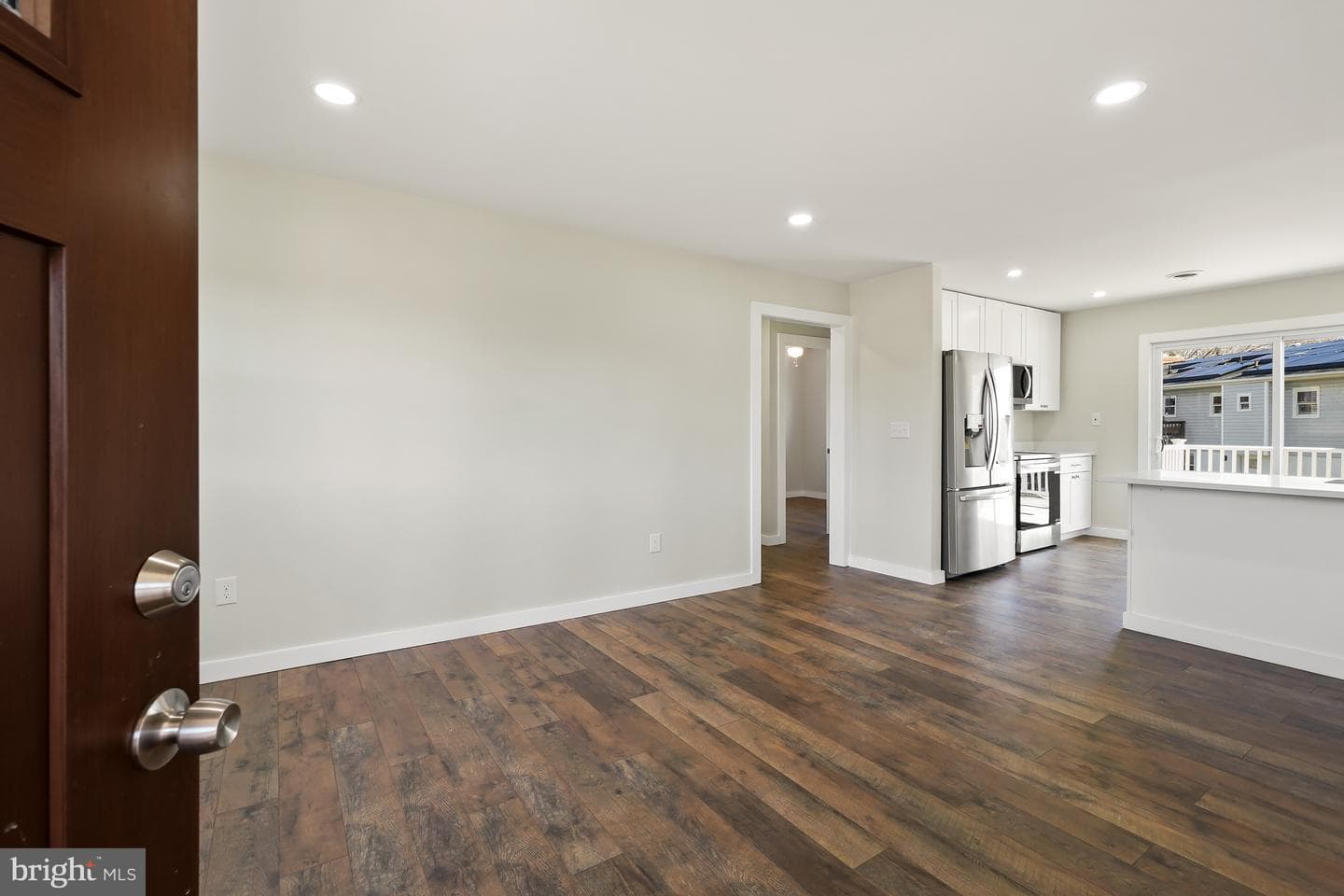 1546 Ridgely Drive photo 8
