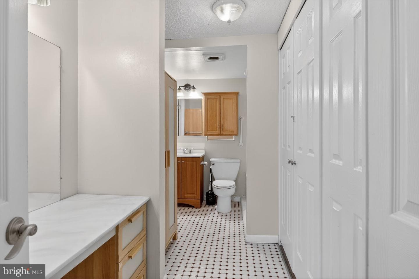 592 Glen Court photo 13