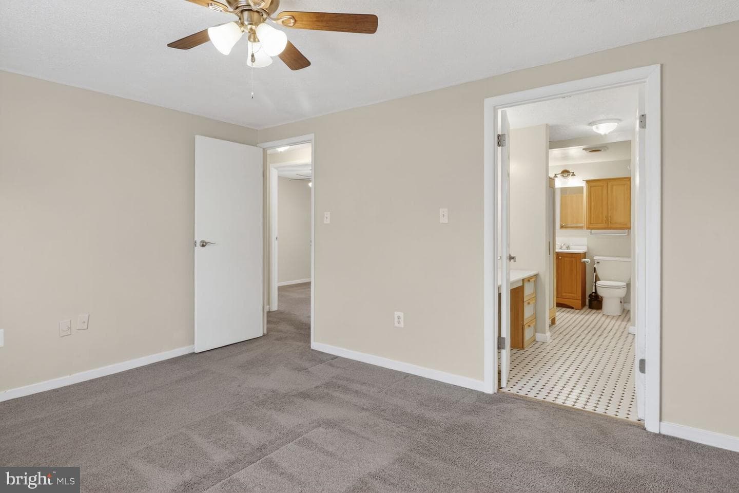 592 Glen Court photo 16
