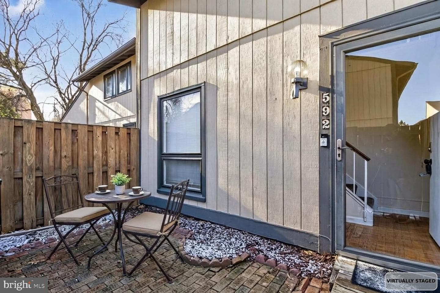 592 Glen Court photo 22
