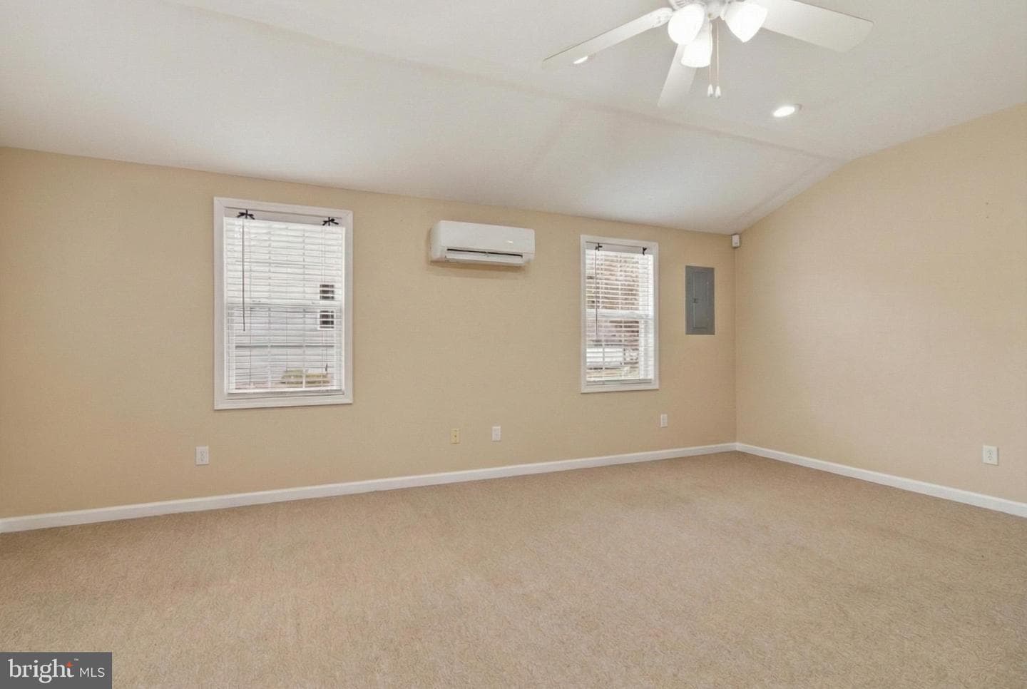 1746 Underwood Road photo 38