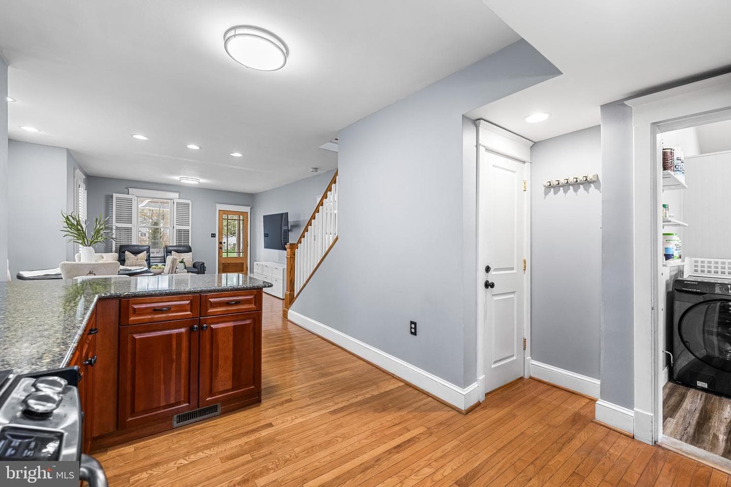 526 Hawthorne Road photo 16