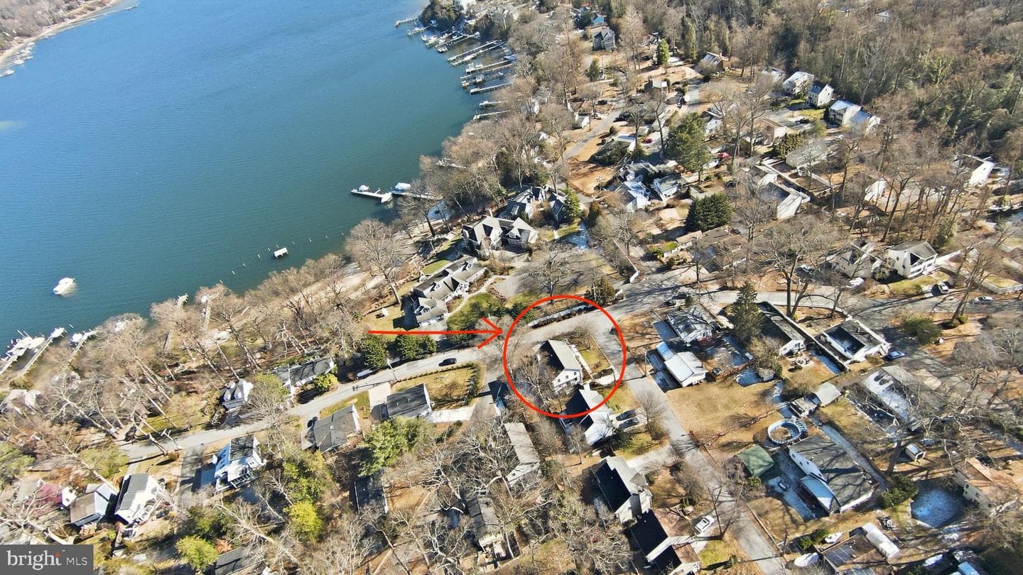 764 N Riverside Drive photo 23