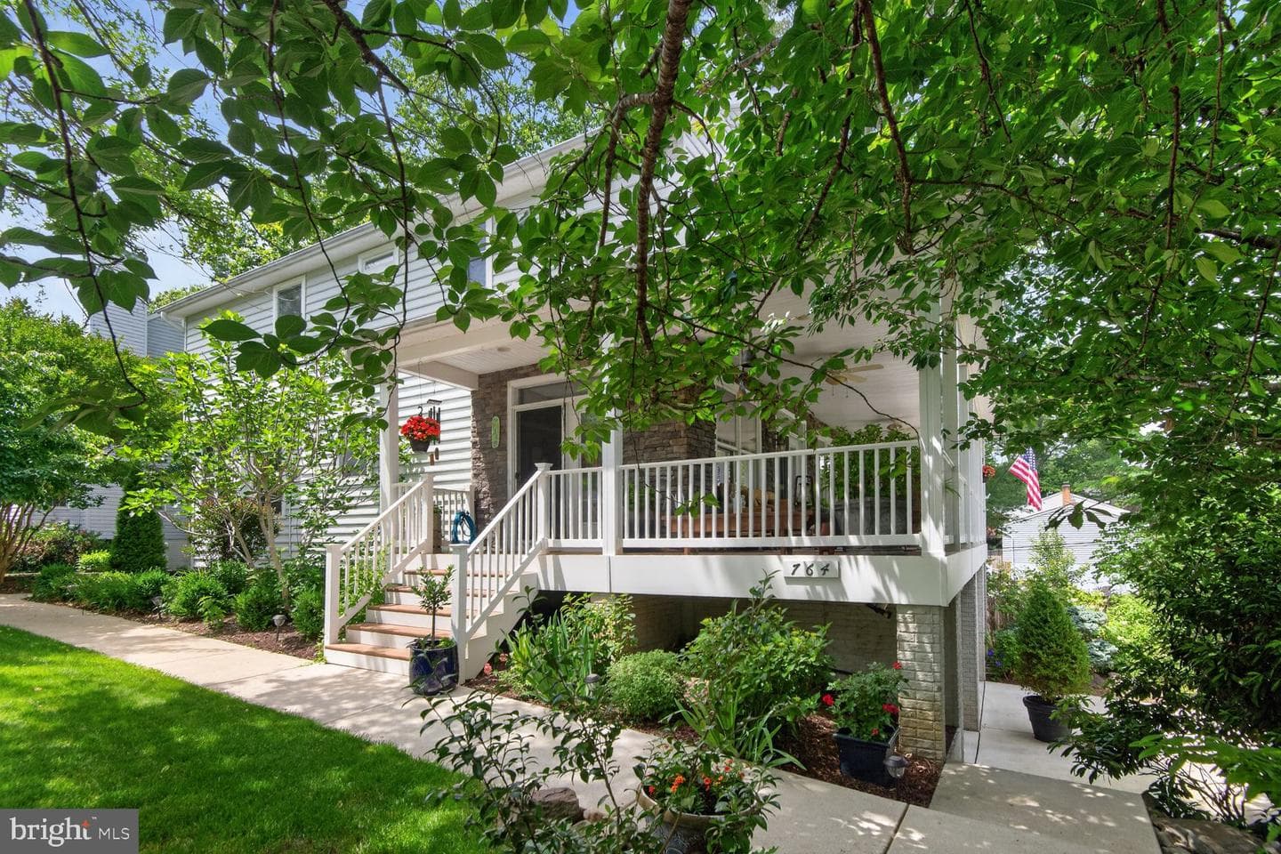 764 N Riverside Drive photo 4