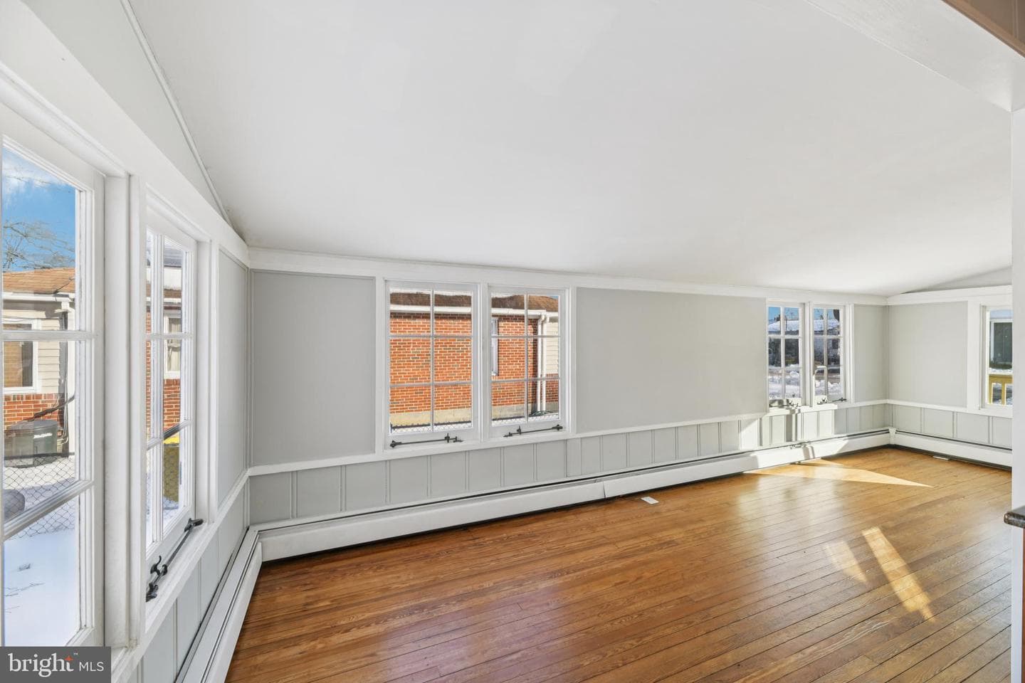306 Linden Avenue photo 10
