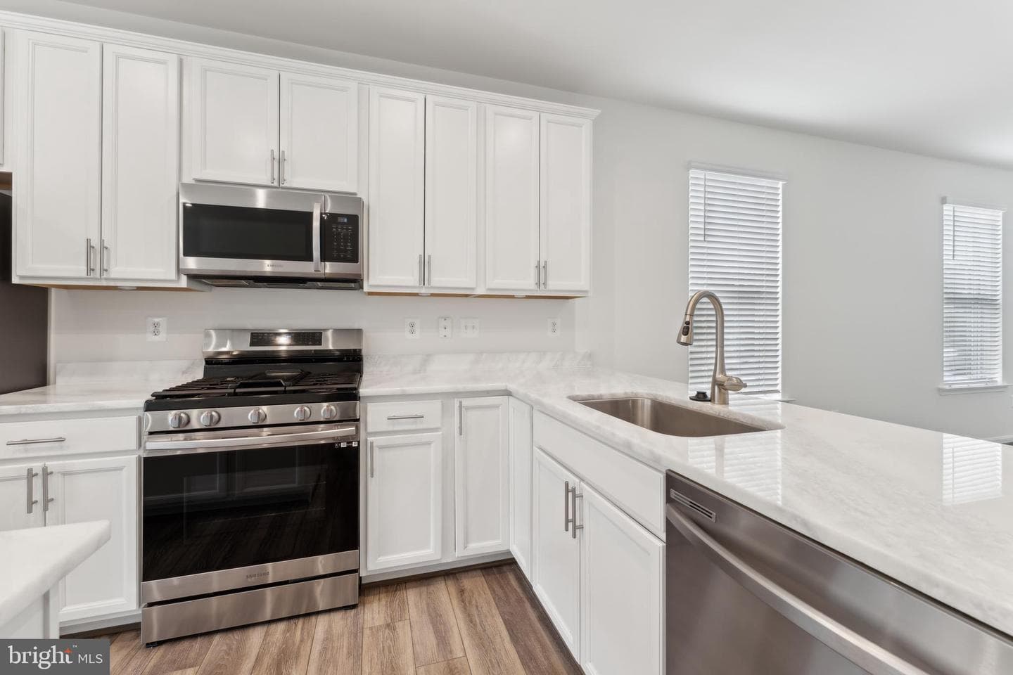 225 Jenkins Way photo 3