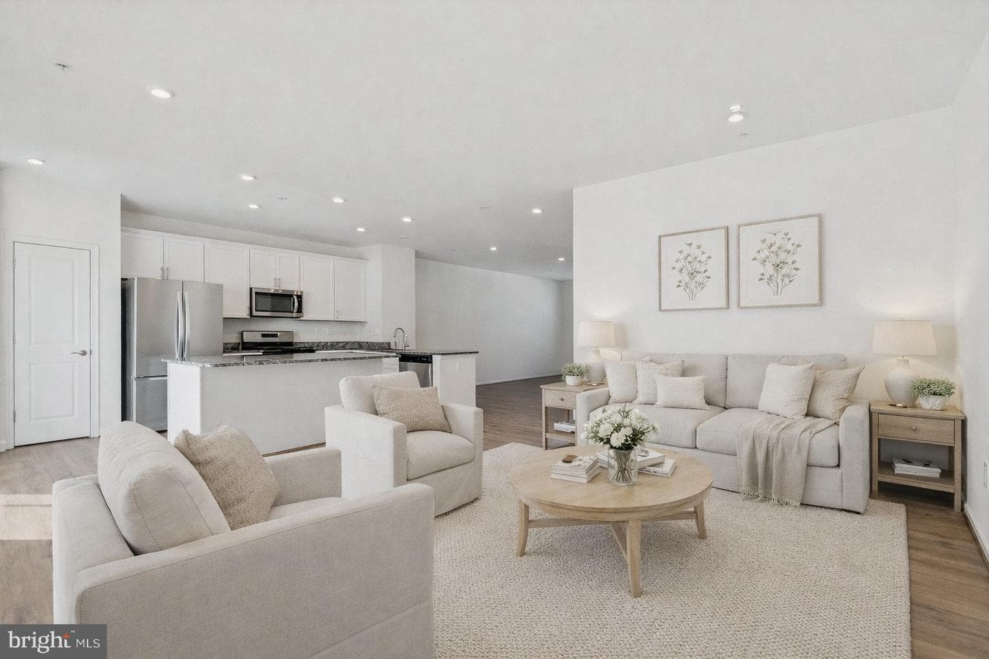 7830 Wolf Run Lane photo 2