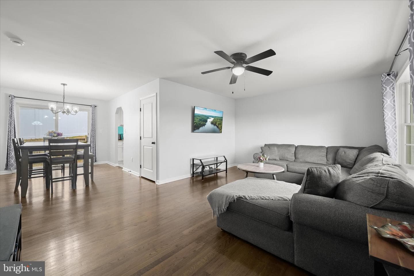 413 Elm Avenue photo 4