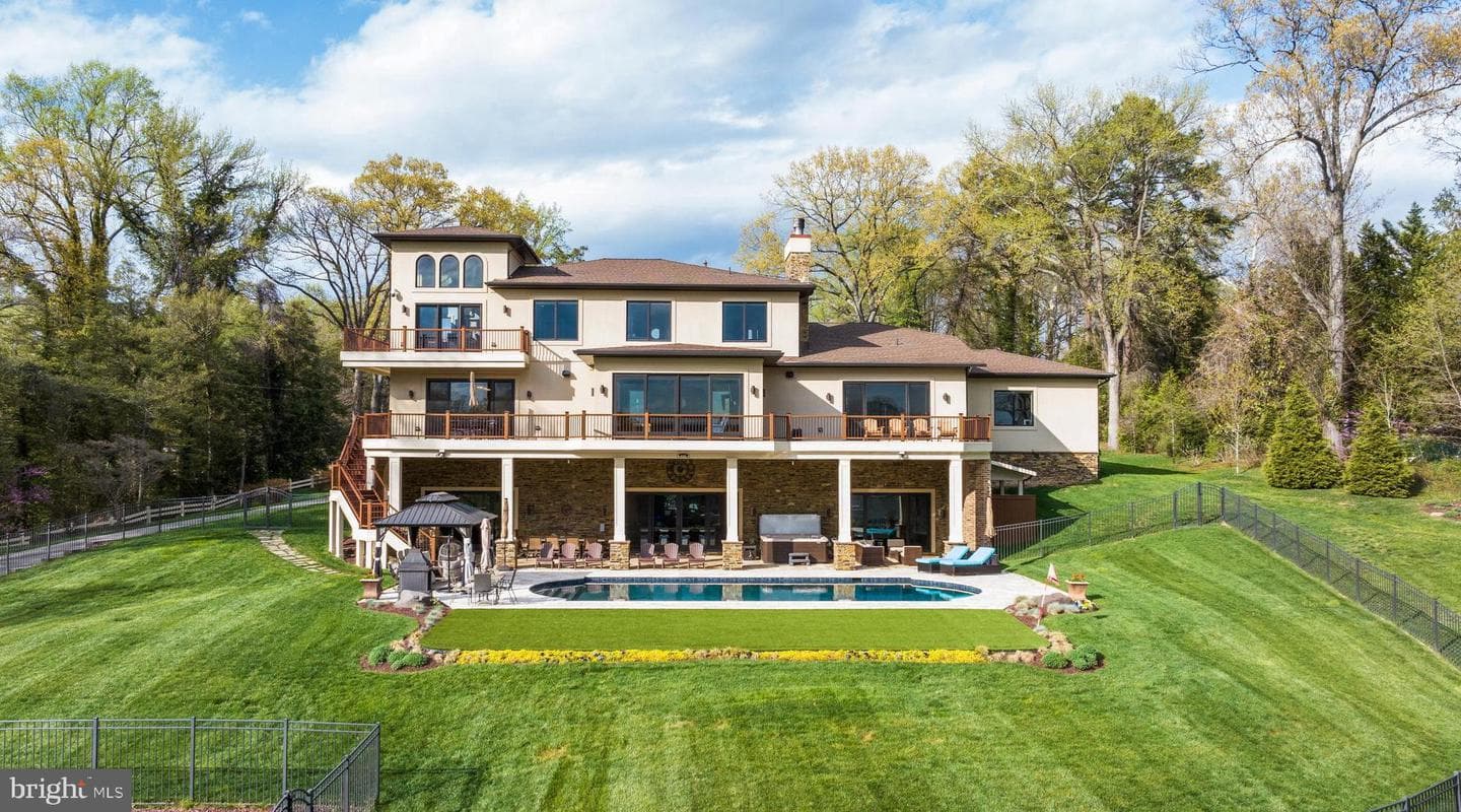 423 Benfield Road photo 31