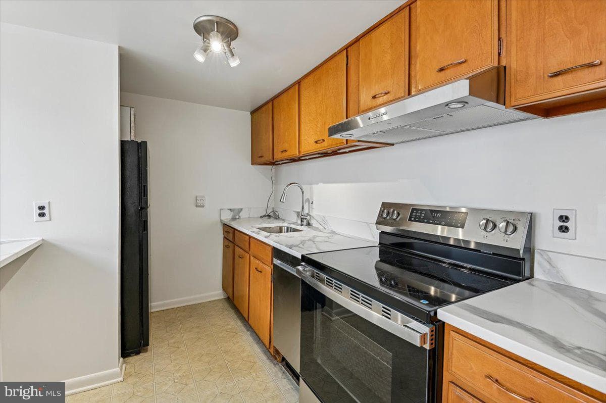 312 Severn Avenue #w405 photo 14