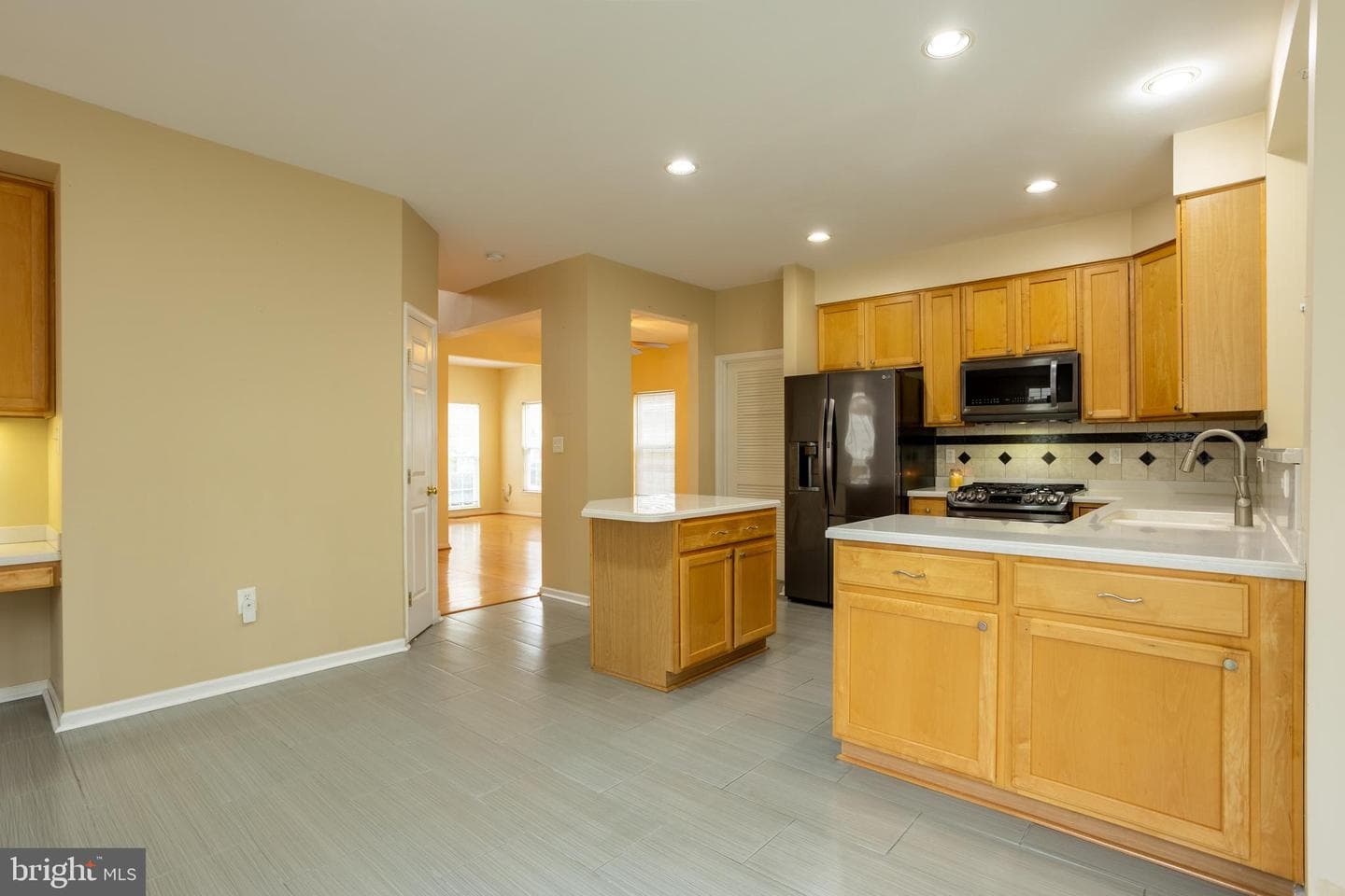 7740 Rotherham Drive photo 15