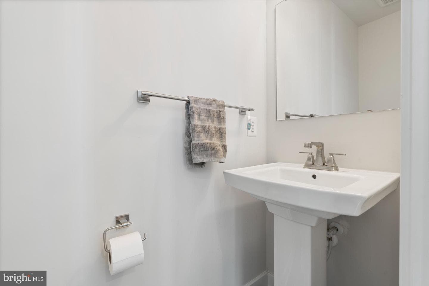110 Bethlehem Pl photo 17
