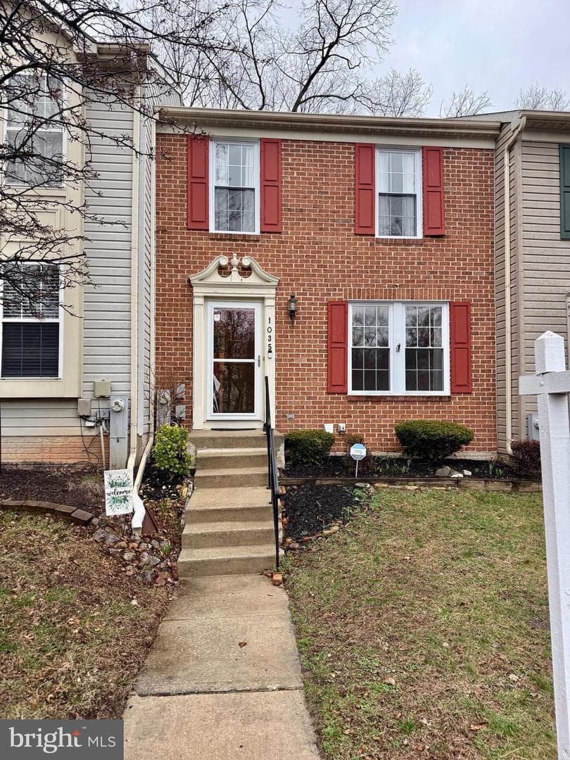 1035 Chestnut Cove Drive photo 2