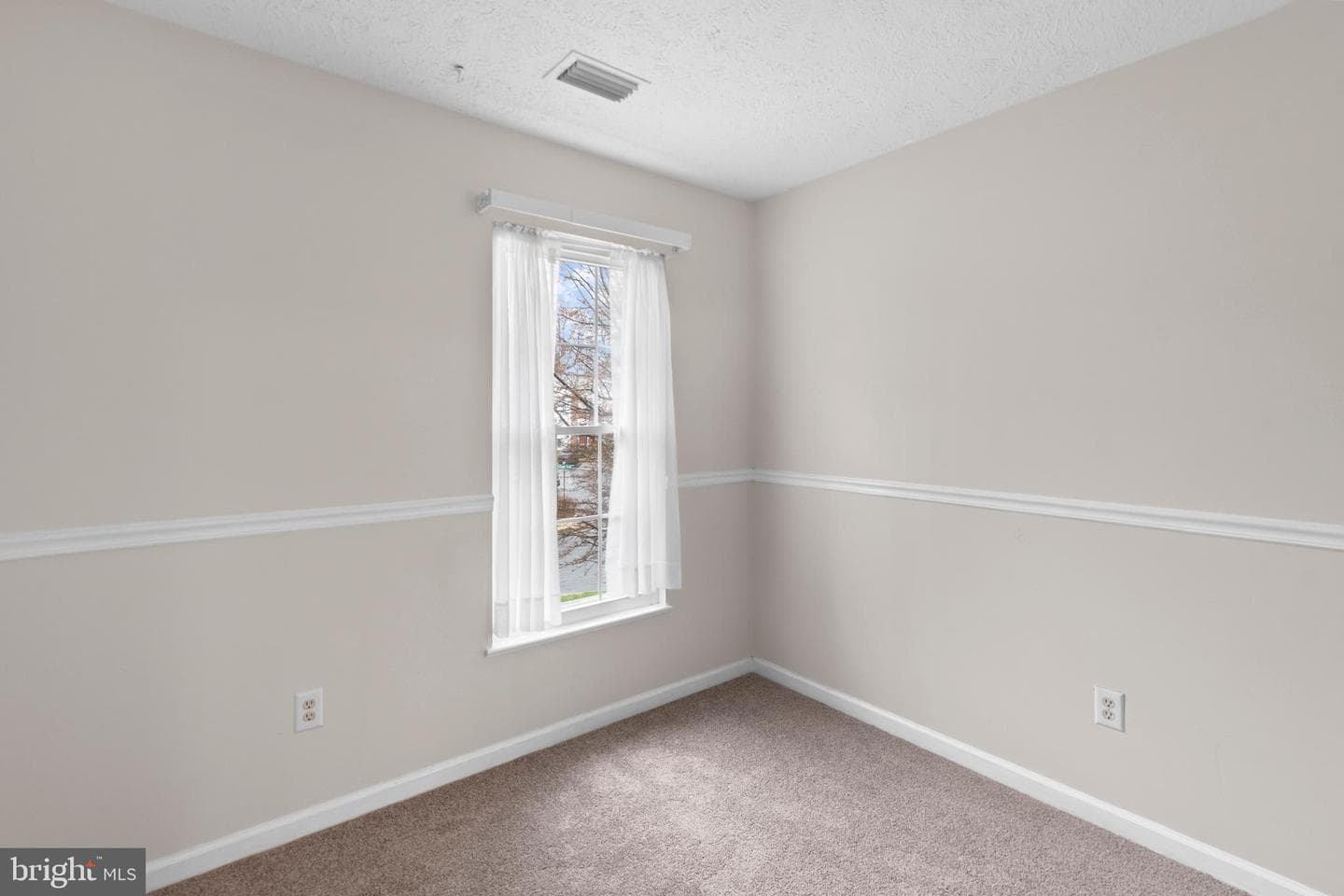 1035 Chestnut Cove Drive photo 24
