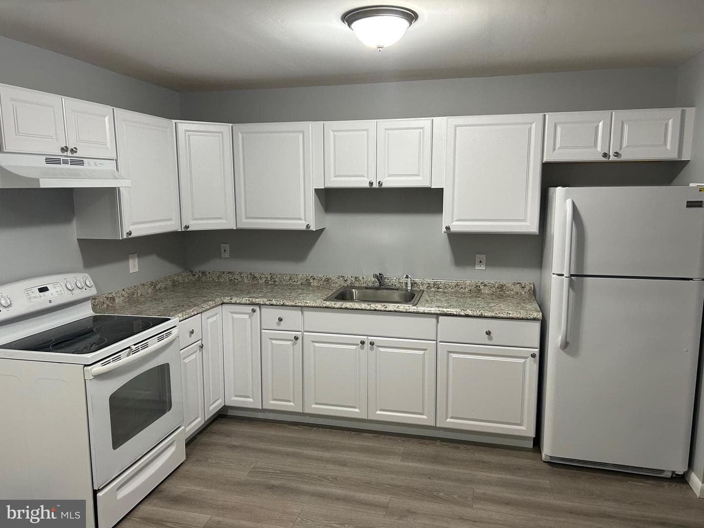 8009 Woodholme Circle photo 3
