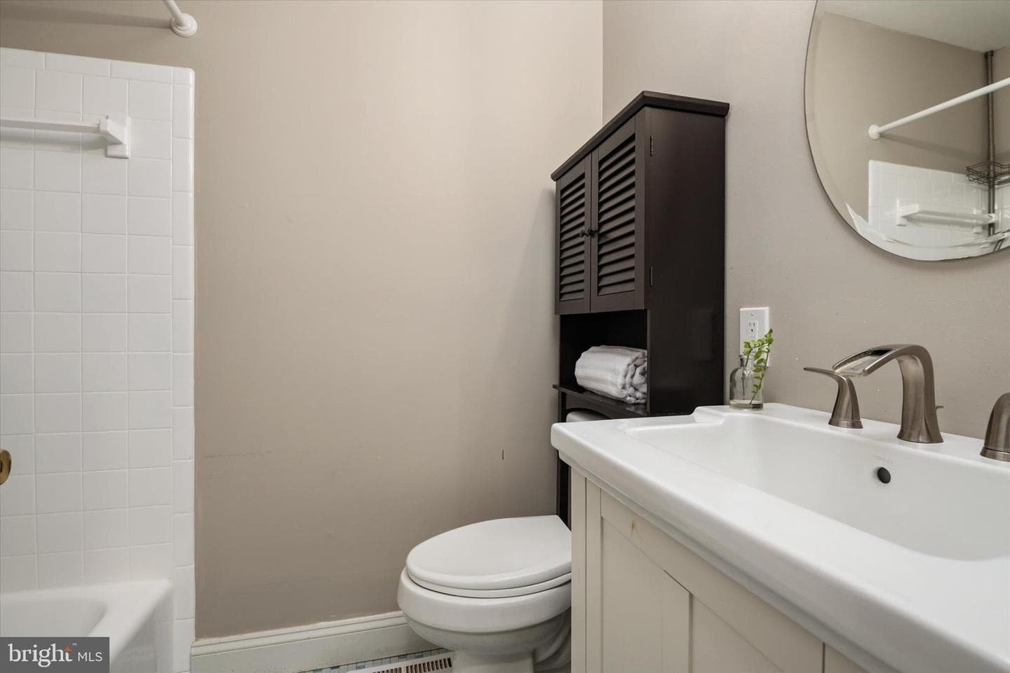 298 Edgemere Drive photo 17