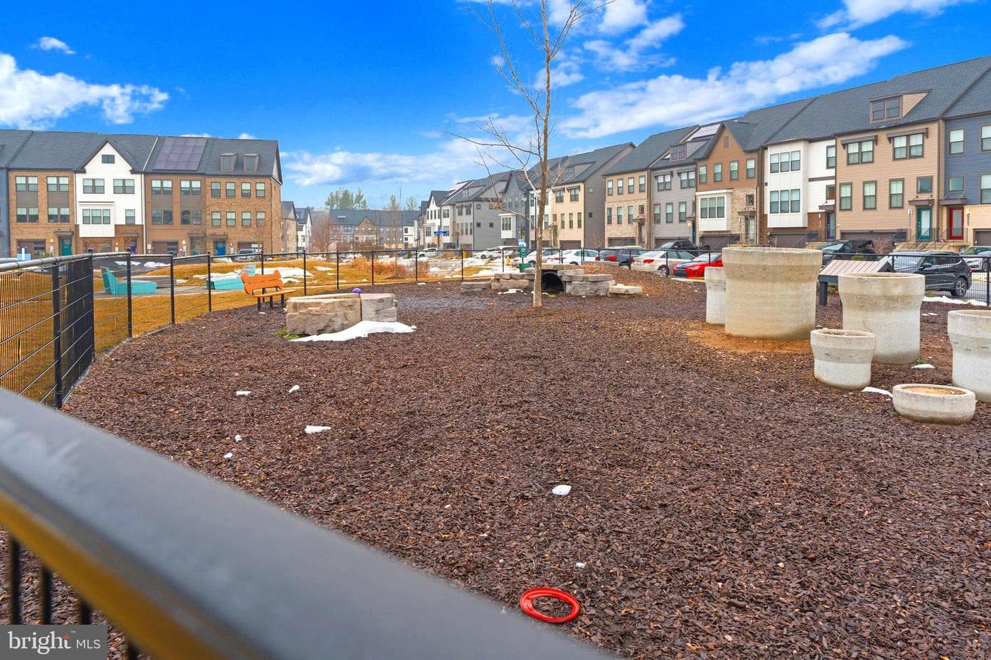 737 Allegheny Avenue photo 52