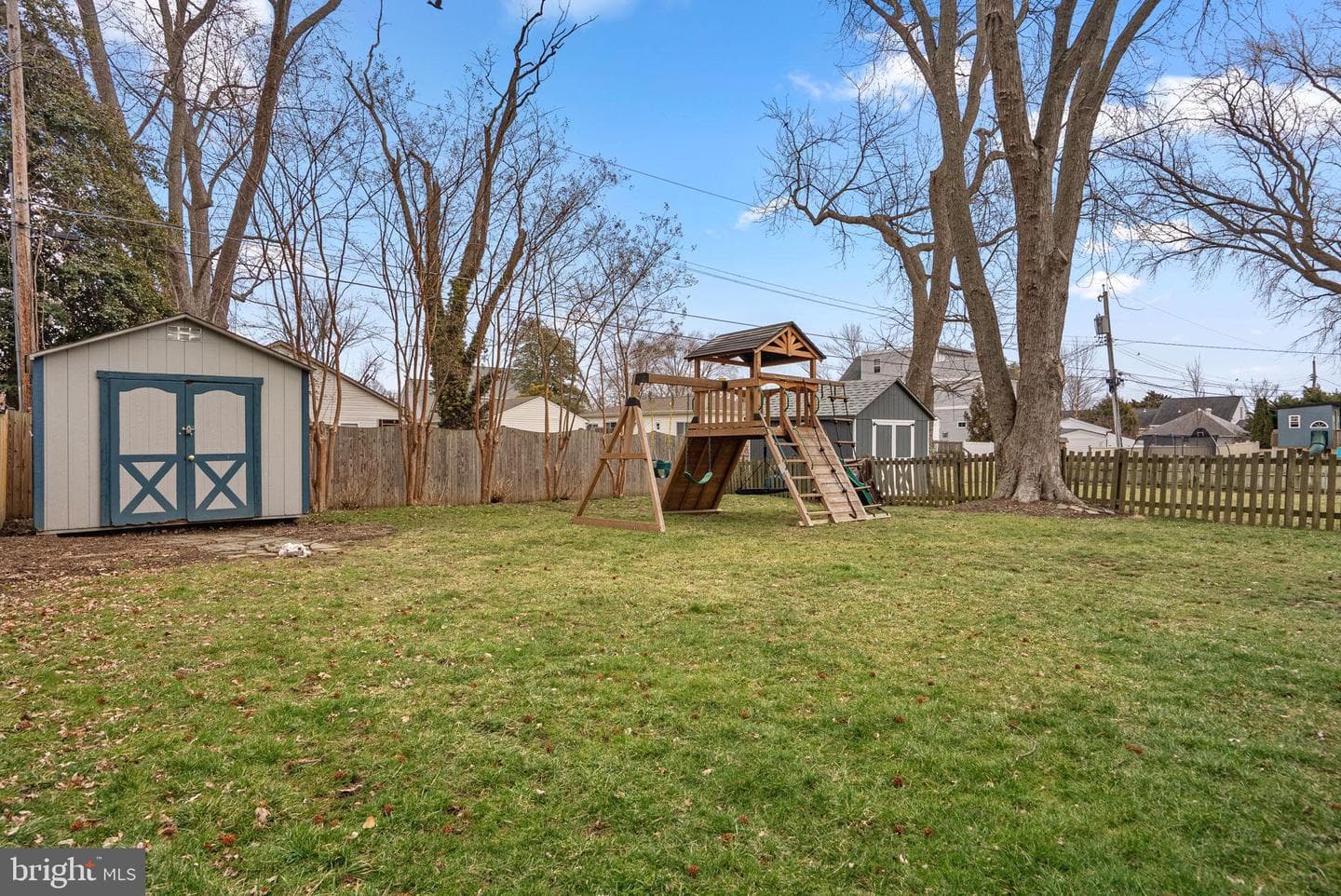 112 Elliott Place photo 38