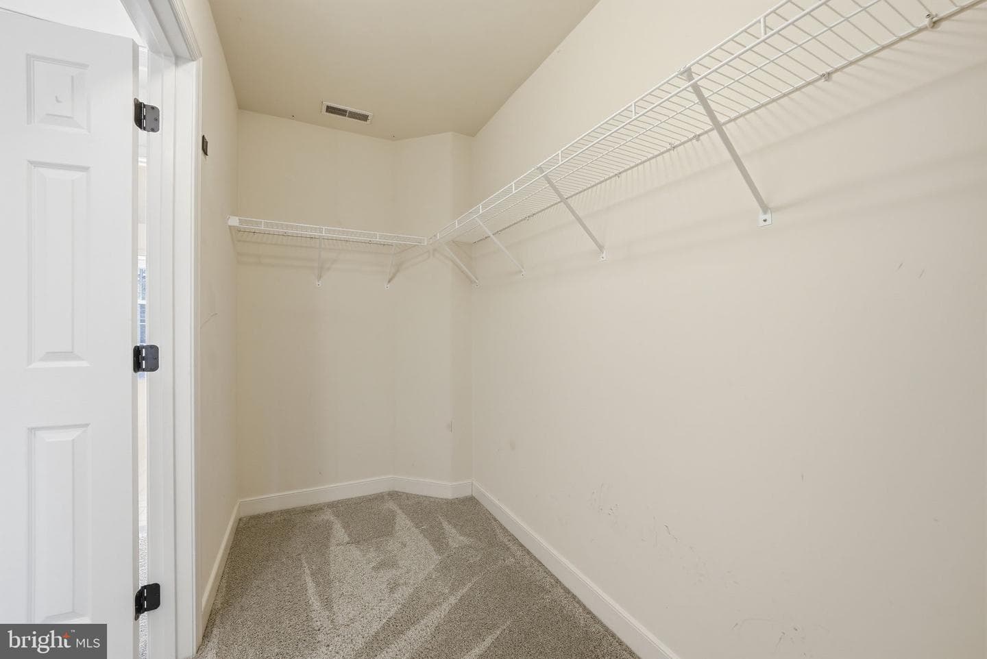 1110 Thompson Avenue photo 27