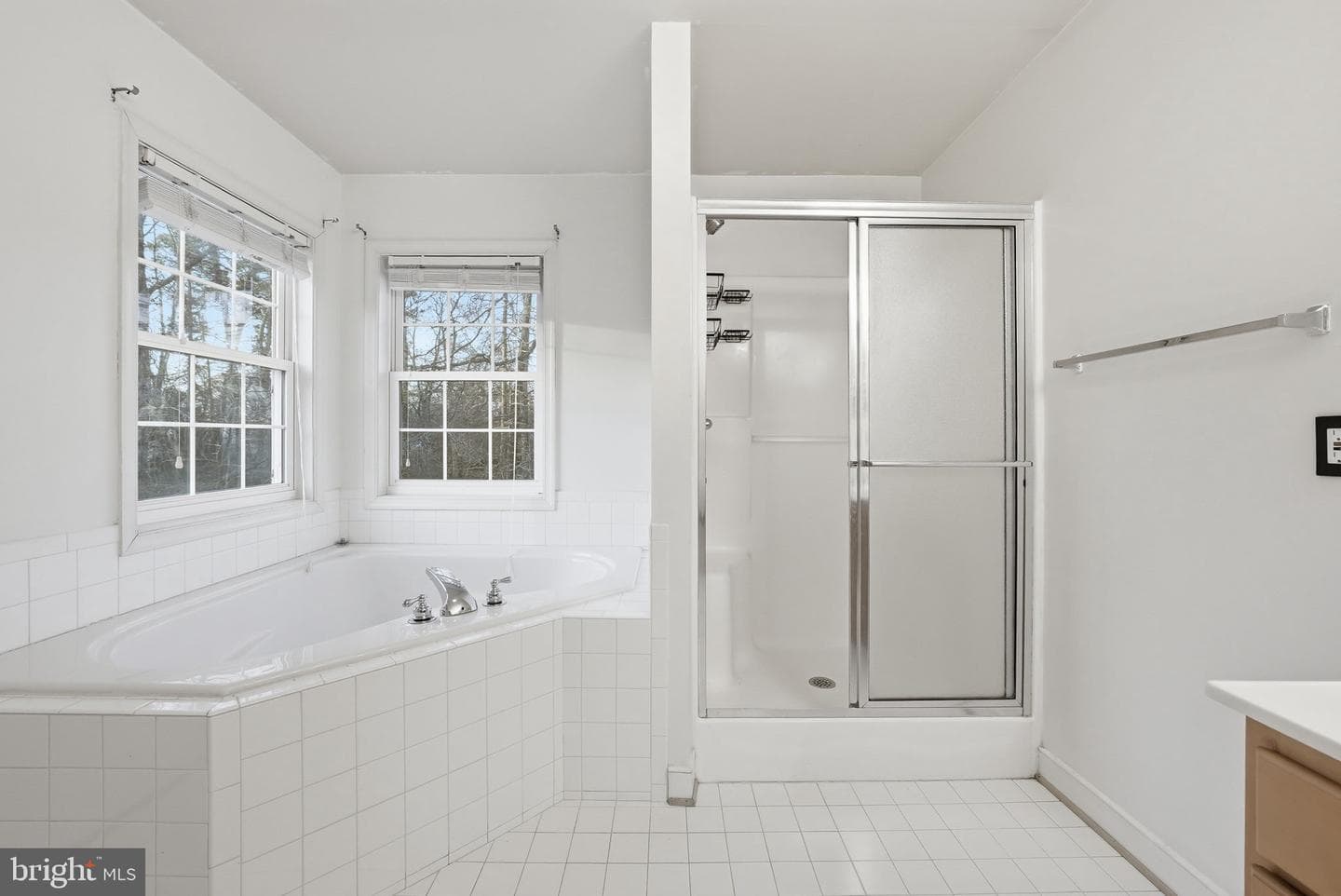 1110 Thompson Avenue photo 29