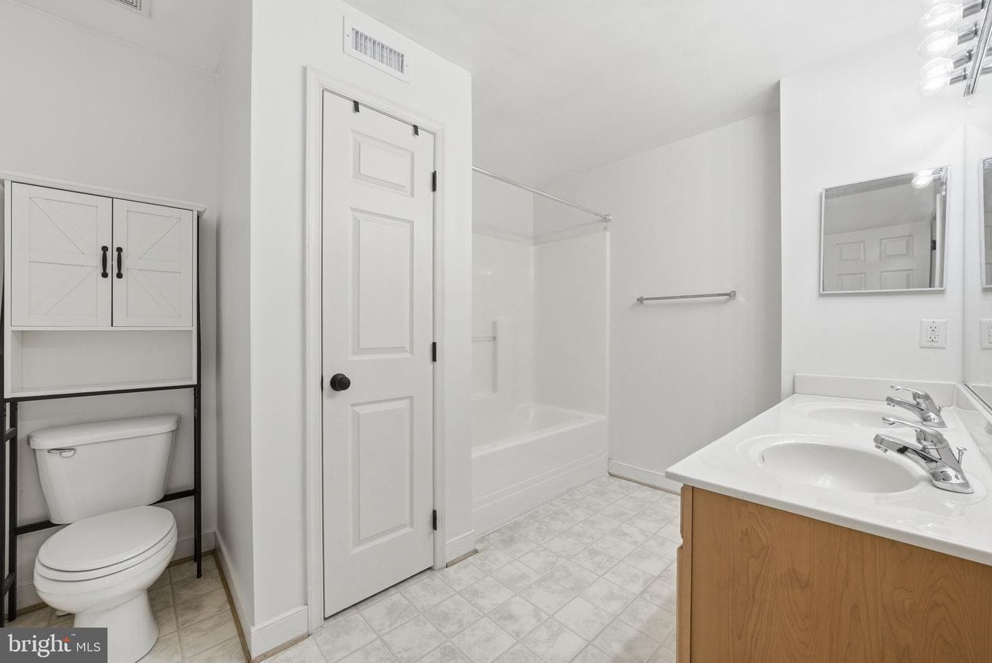 1110 Thompson Avenue photo 30