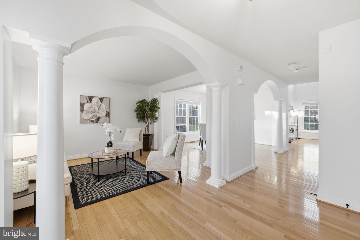 1110 Thompson Avenue photo 4