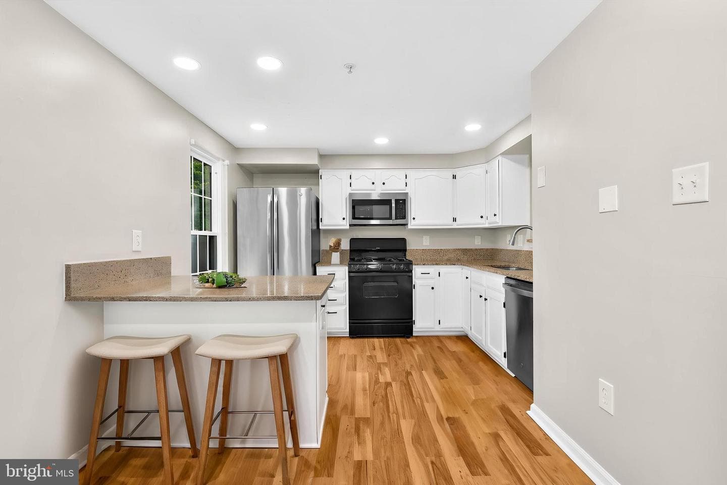 577 Quaker Ridge Court photo 9