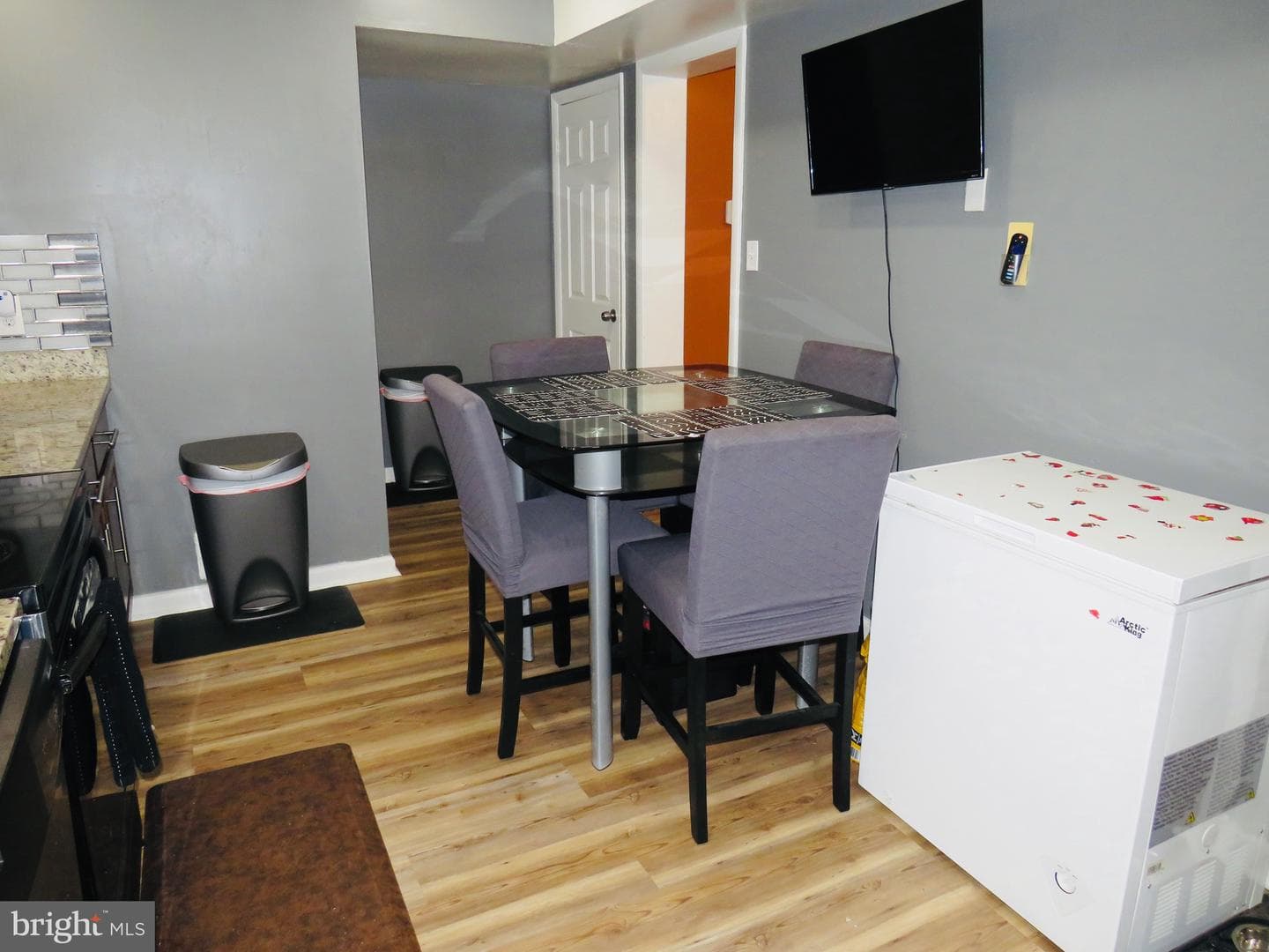 494 Kenilworth Court photo 10