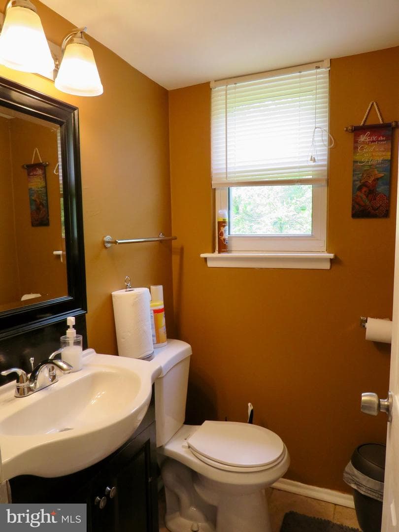 494 Kenilworth Court photo 11