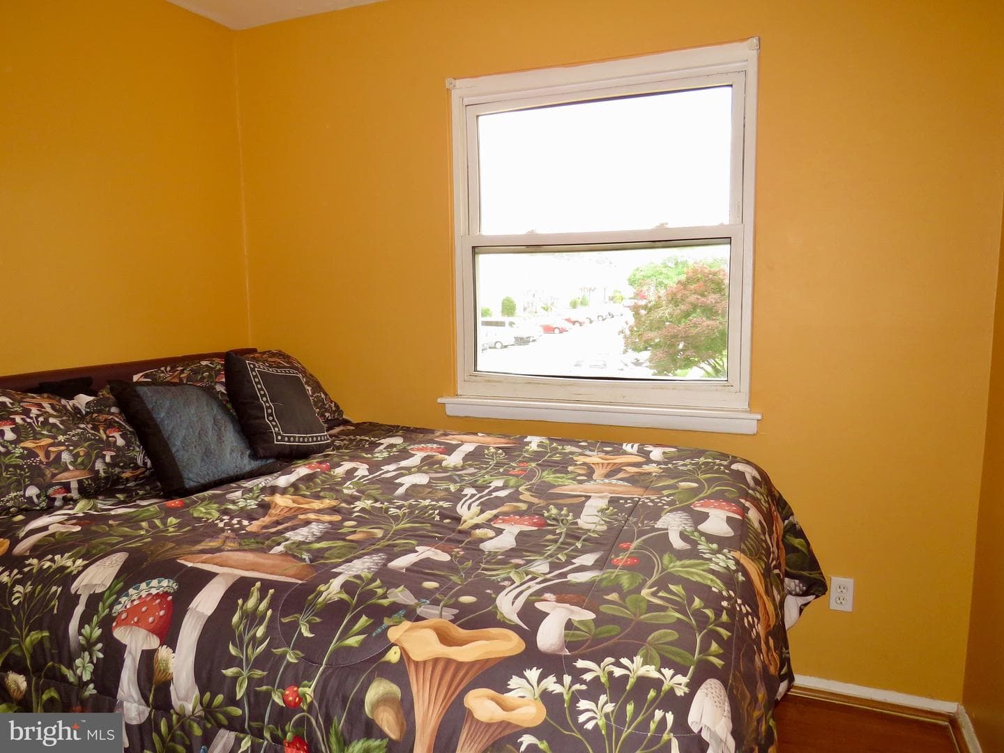494 Kenilworth Court photo 17
