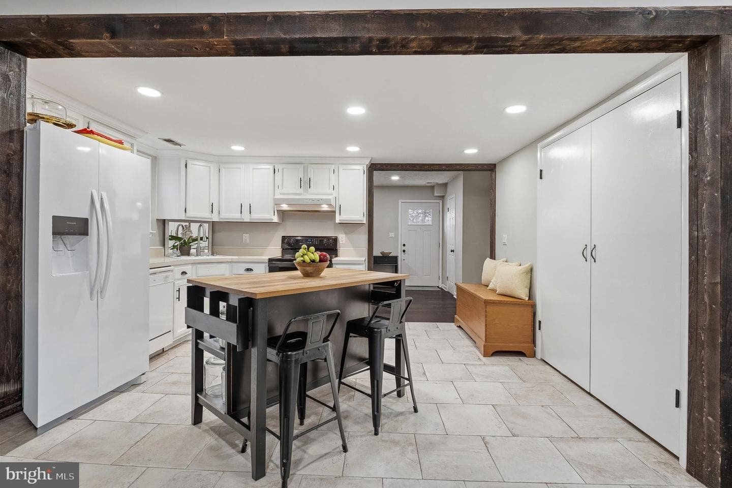 2200 Shore Drive photo 11