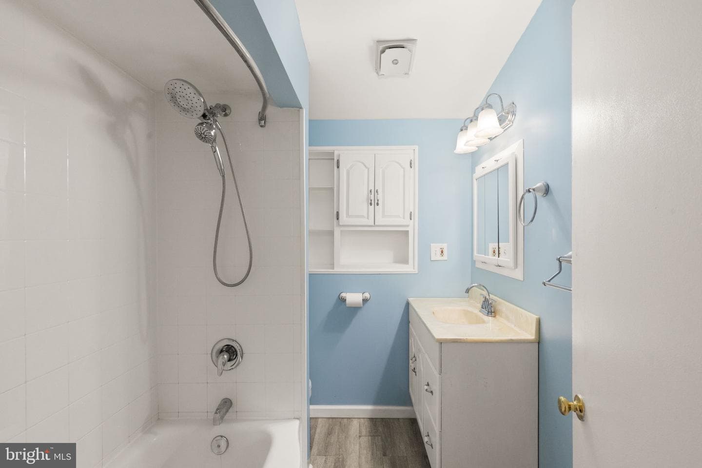 208 Gloucester Drive photo 14