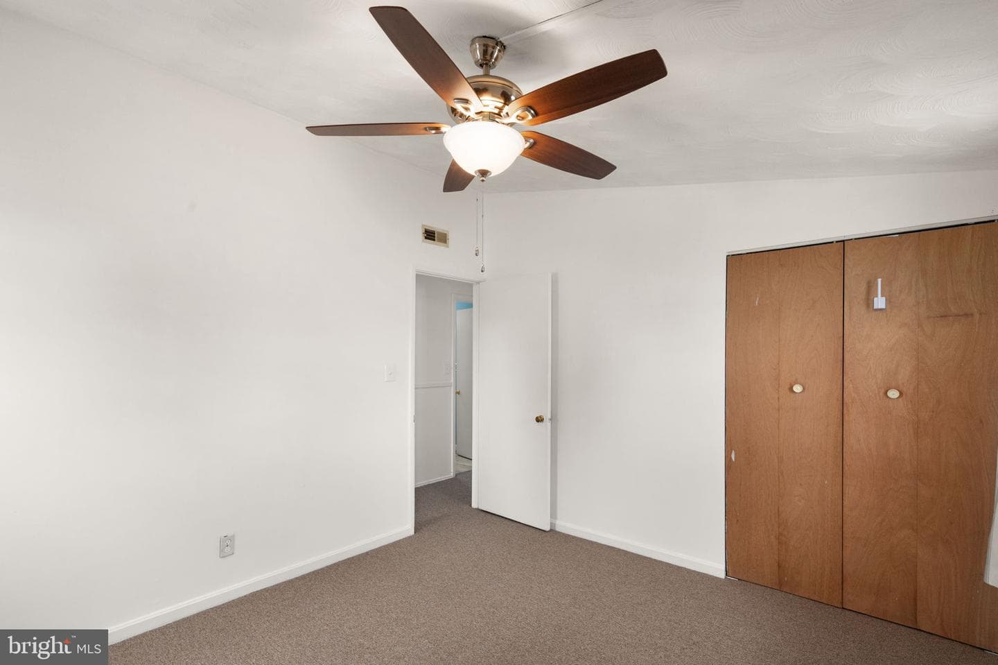 208 Gloucester Drive photo 17