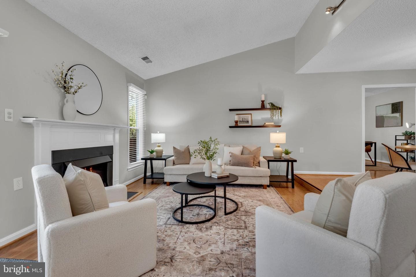2568 Forest Knoll photo 21