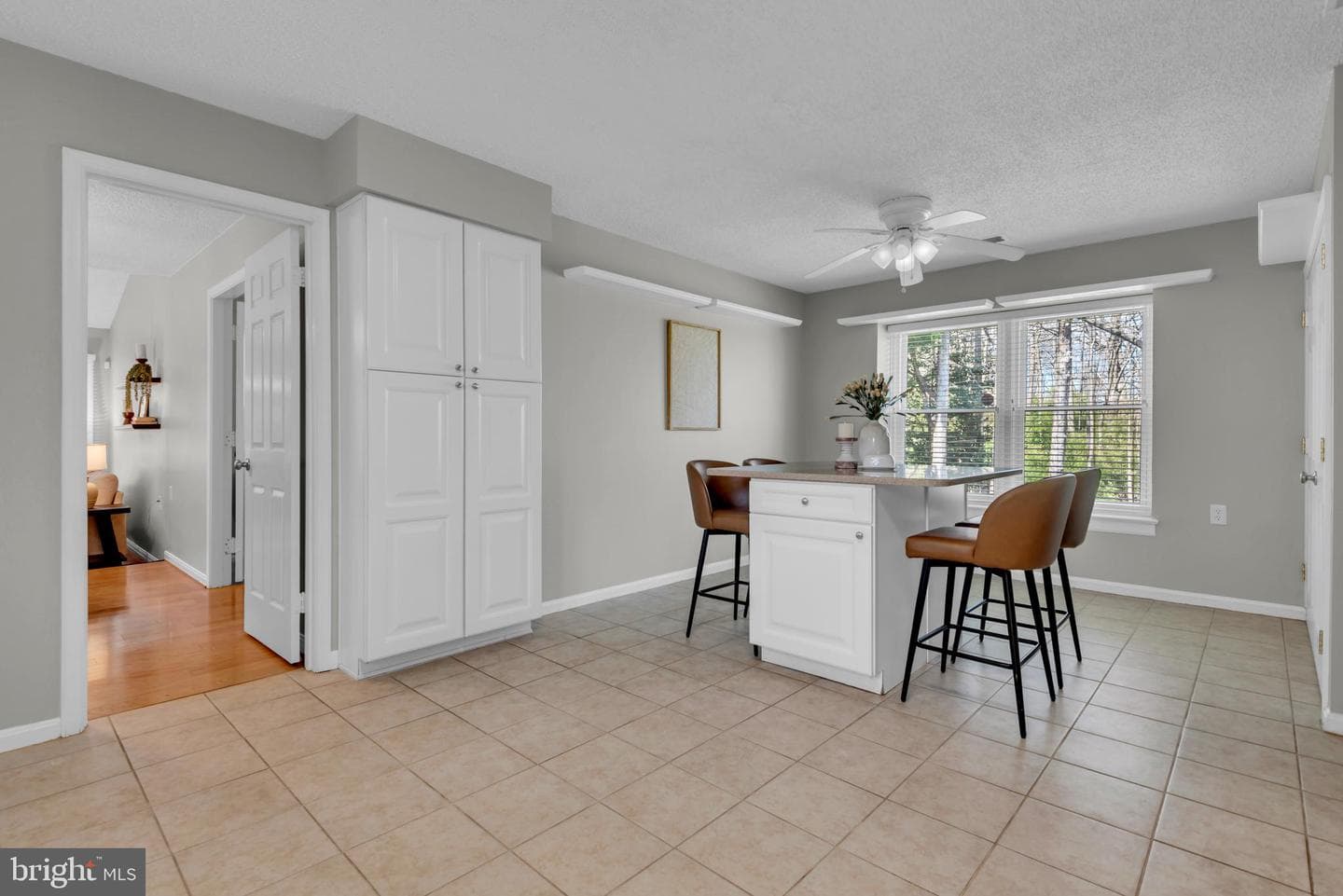 2568 Forest Knoll photo 29