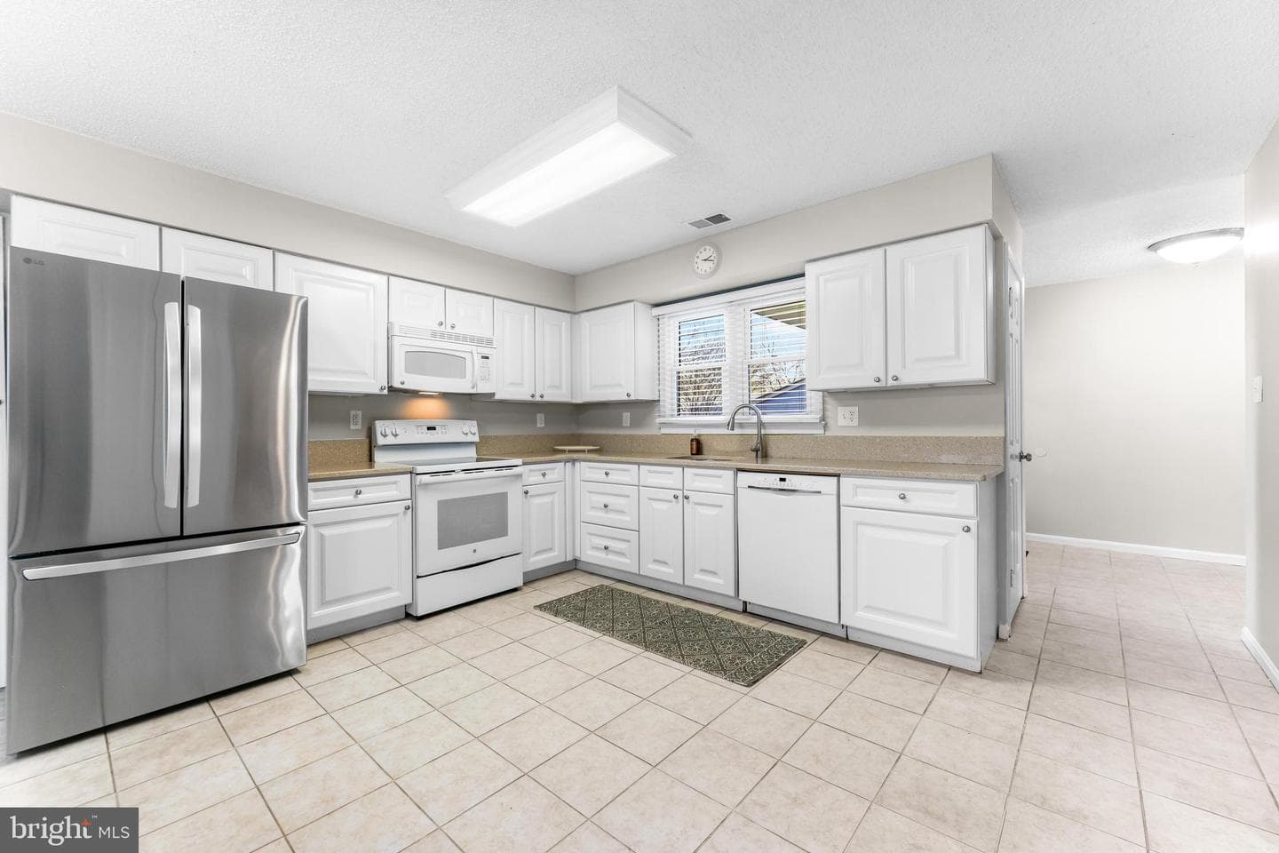 2568 Forest Knoll photo 35